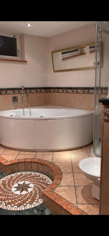 Aschaffapartment 4 Schlafzimmer Bis 10 Personen Bei Aschaffenburg Mainaschaff Exteriör bild